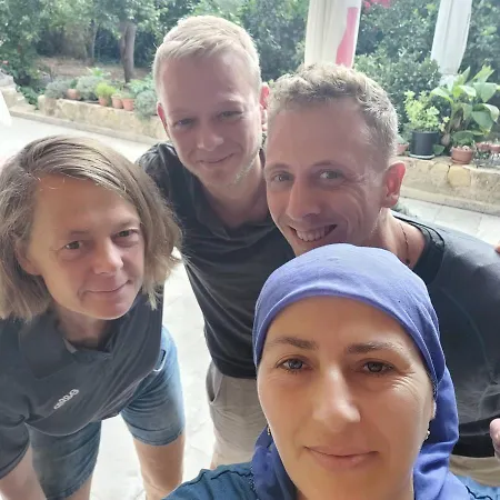 Pensionat Revakli Ev 3*