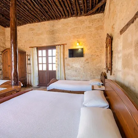 Revakli Ev 3* Rizokarpaso