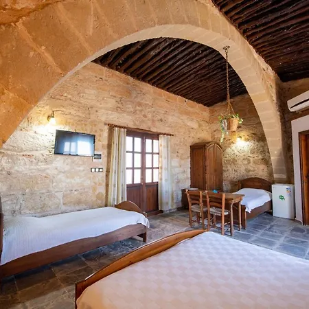 Revakli Ev 3* Rizokarpaso