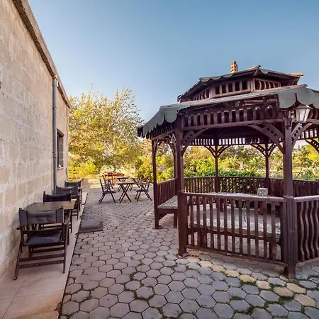 Pensión Revakli Ev 3*