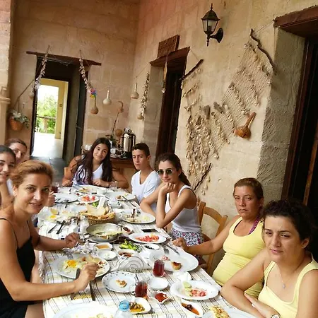 Pensionat Revakli Ev 3*